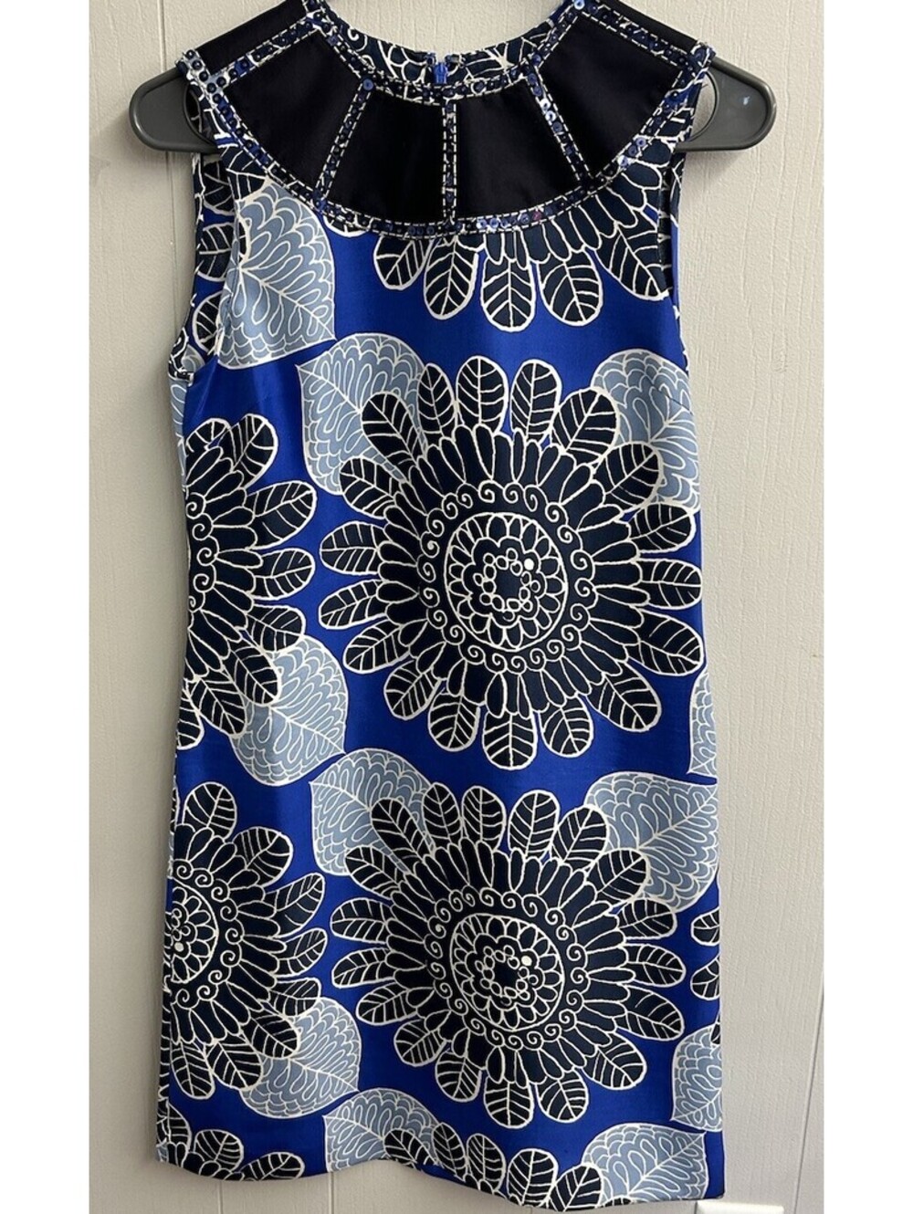 Tory Burch Dress. Blue Floral Design. Beaded Neckline. Back Zip. Size 2. NWT